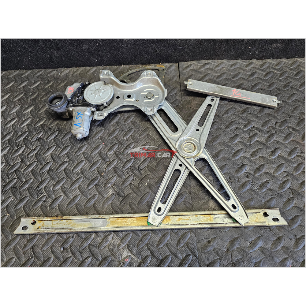 698200D310 857200D210 ALZAVETRO ELETTRICO ANTERIORE SINISTRO TOYOTA YARIS 3 III (P13)(2010>) 