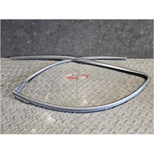 681510D150 GUARNIZIONE VETRO ANTERIORE SINISTRO TOYOTA YARIS 3 III (P13)(2010>)