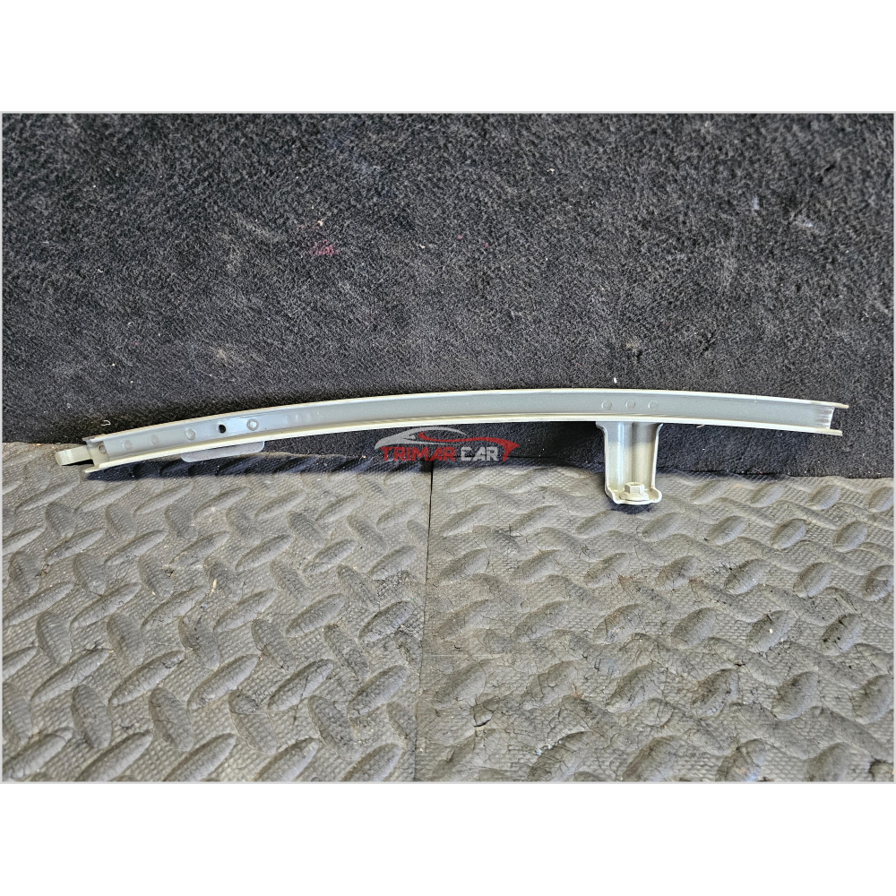 6740452210 GUIDA FINESTRINO PORTA ANTERIORE SINISTRA TOYOTA YARIS 3 III (P13)(2010>) 1.0 69CV 51KW 1KR-FE