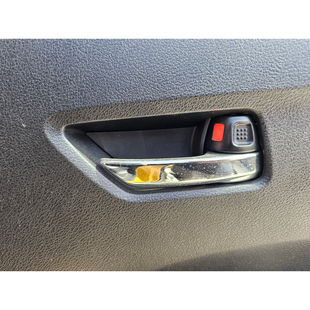 83110-61M10-C48 MANIGLIA INTERNA POSTERIORE DESTRA SUZUKI VITARA 3 (LY)(2023) 1.5Hybrid AllGrip 4X4 116CV 85KW K15C