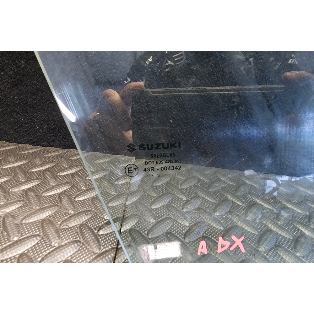 84501-54P03-000 VETRO SCENDENTE PORTA ANTERIORE DESTRA SUZUKI VITARA 3 (LY)(2023)