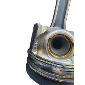 81L97A12 KIT 4 PISTONI + BIELLE AUDI Q5 (8RB)(2008>) A4 A5 Q3 SEAT EXEO 2.0TDI CGL