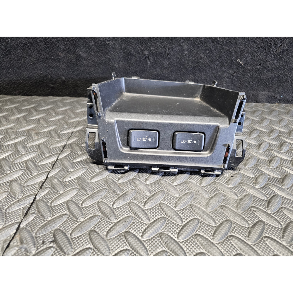 73823-54P10  37850-61M00 INTERRUTTORE RISCALDAMENTO SEDILE SUZUKI VITARA 3 (LY)(2015>) 1.5Hybrid AllGrip 4X4 116CV 85KW K15C