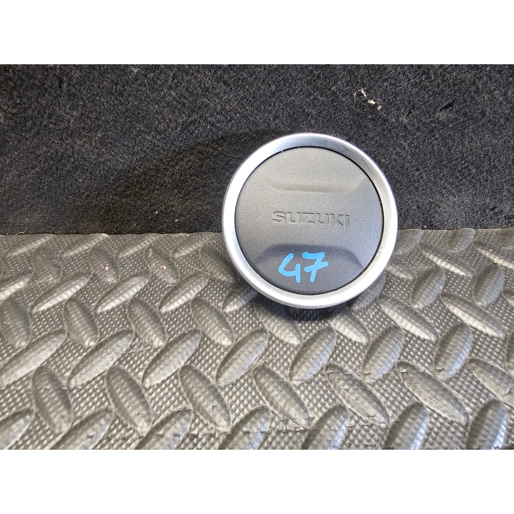 34630-54P00-AQS TAPPO COPERCHIO OROLOGIO SUZUKI VITARA 3 (LY)(2015>) 1.5Hybrid AllGrip 4X4 116CV 85KW K15C