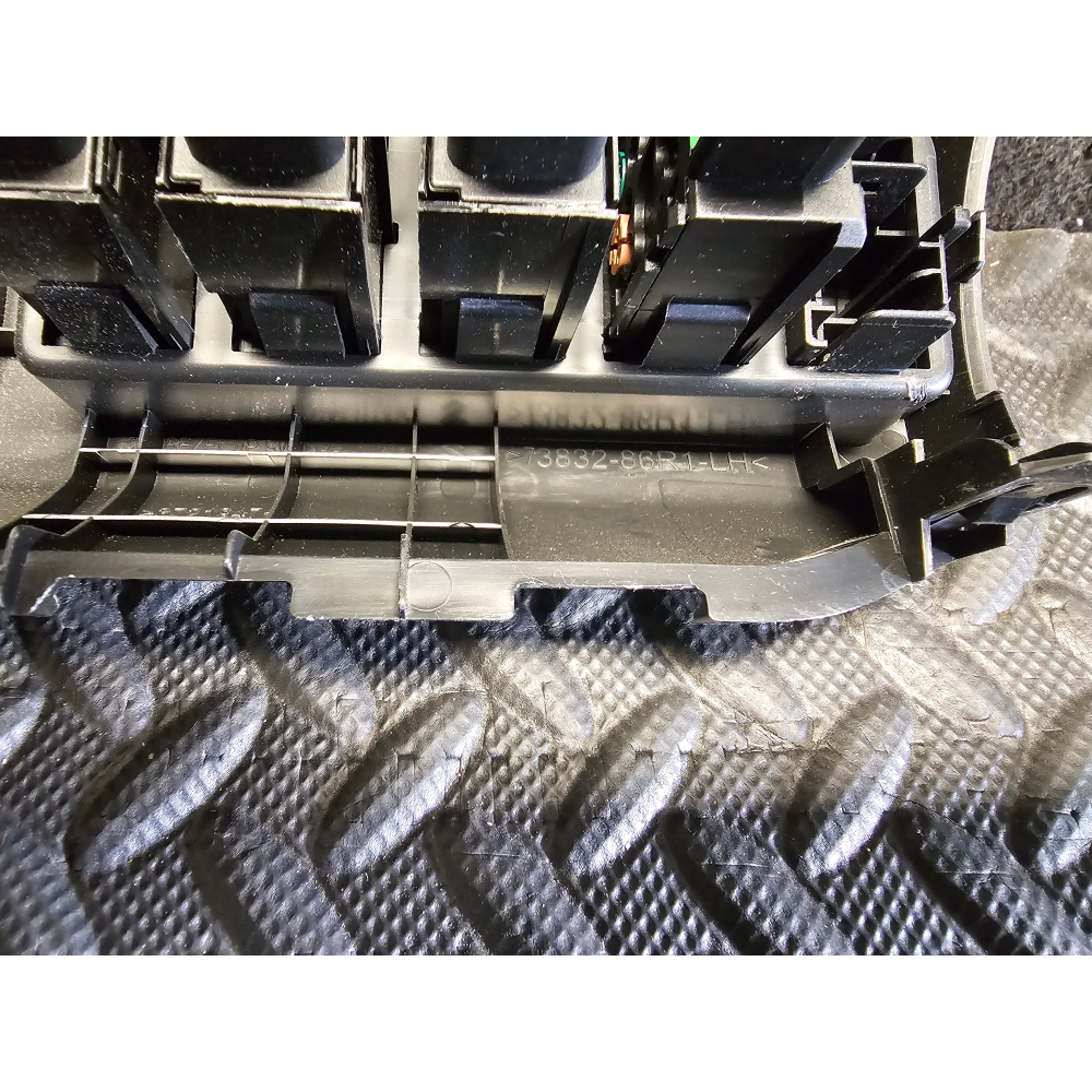 73832-86R1 INTERRUTTORE PULSANTE TASTO ECO MODE SUZUKI VITARA 3 (LY)(2015>) 1.5Hybrid AllGrip 4X4 116CV 85KW K15C