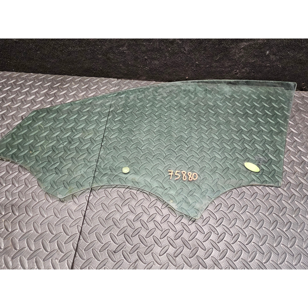 VETRO SCENDENTE PORTA ANTERIORE DESTRA MERCEDES CLASSE GLA (X156)(2013>)