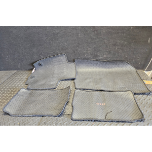 75905-76S10 75906-76S00 SET TAPPETINI MOQUETTE SUZUKI VITARA 3 (LY)(2015>)