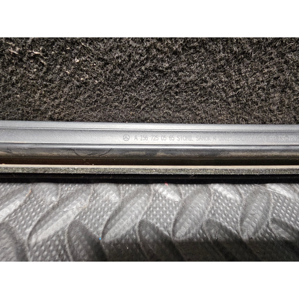 A1567250565 RASCHIAVETRO INTERNO ANTERIORE DESTRO MERCEDES CLASSE GLA (X156)(2013>)