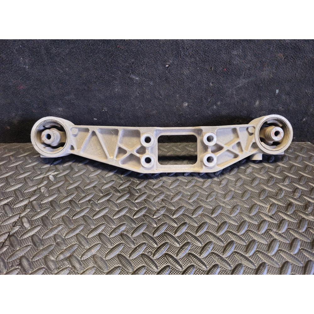 29620-61M10 STAFFA SUPPORTO DIFFERENZIALE POSTERIORE SUZUKI VITARA 3 (LY)(2023) 1.5Hybrid AllGrip 4X4 116CV 85KW K15C