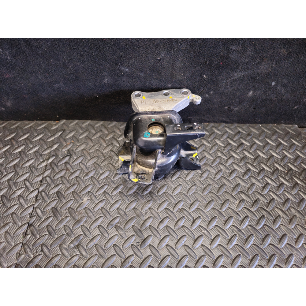 11610-76S00-000 SUPPORTO MOTORE DESTRO SUZUKI VITARA 3 (LY)(2022>) 1.5Hybrid AllGrip 4X4 116CV 85KW K15C