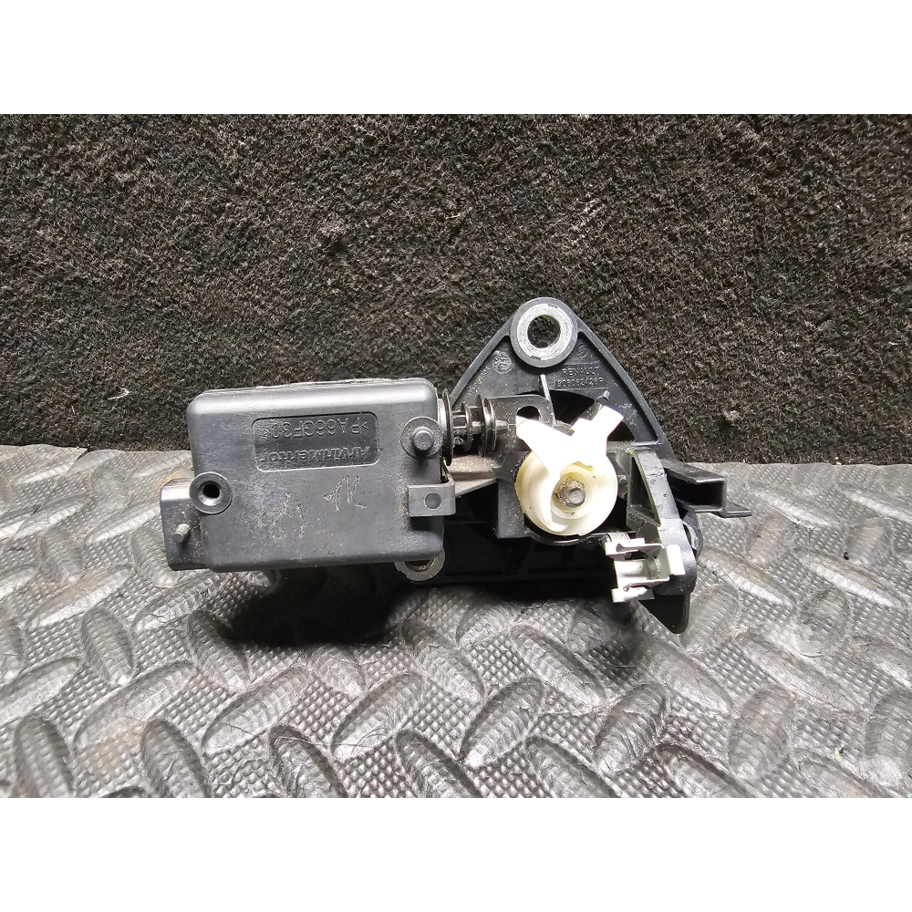 906062426R PULSANTE SERRATURA PORTELLONE POSTERIORE DACIA DUSTER (2010>)