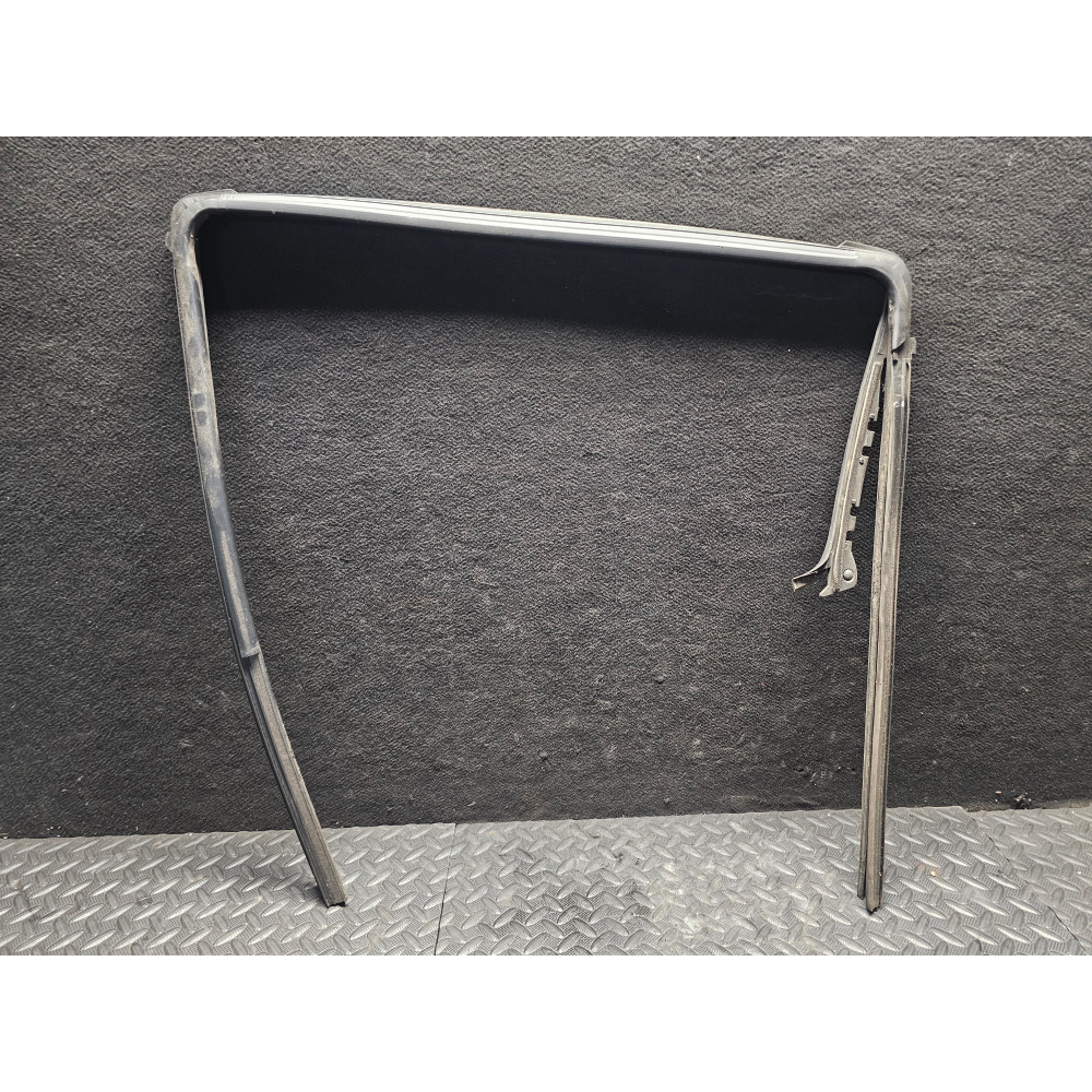 676730D030C0 GUARNIZIONE VETRO POSTERIORE DESTRO TOYOTA YARIS 3 III (P13)(2010>)