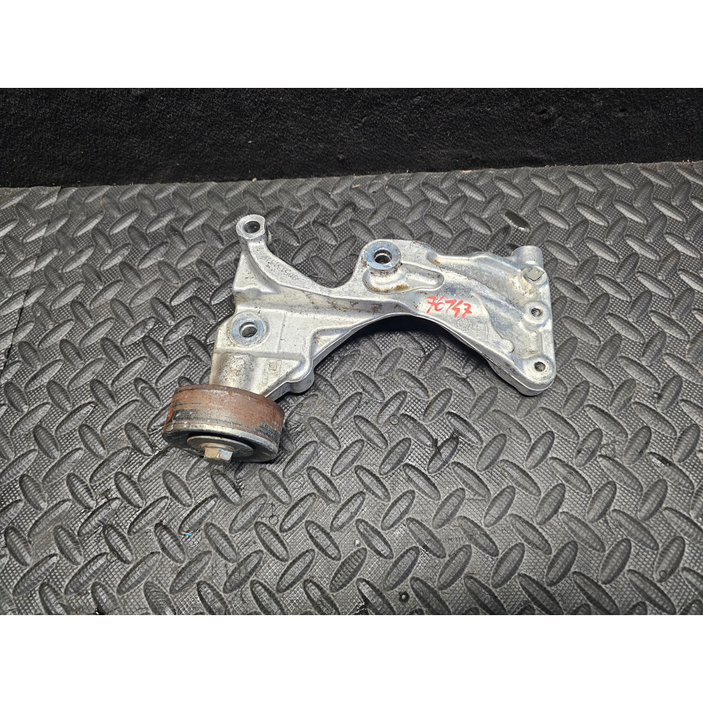 90513137F SUPPORTO MOTORE ALTERNATORE JEEP WRANGLER 3 (JK)(2007-2018) 2.8CRD VM50C