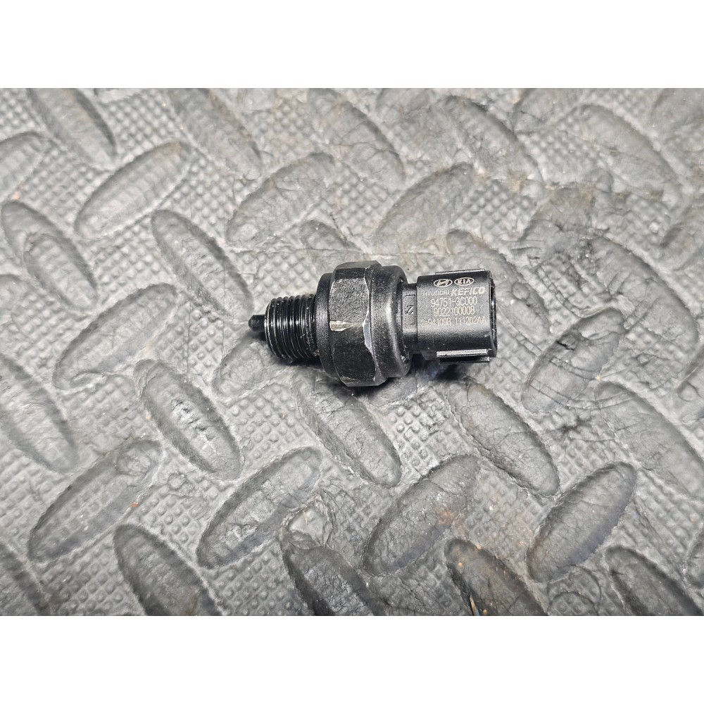 94751-3C000 SENSORE TRASMETTITORE PRESSIONE OLIO HYUNDAI TUCSON 2018> KIA 1.6CRDI D4FE