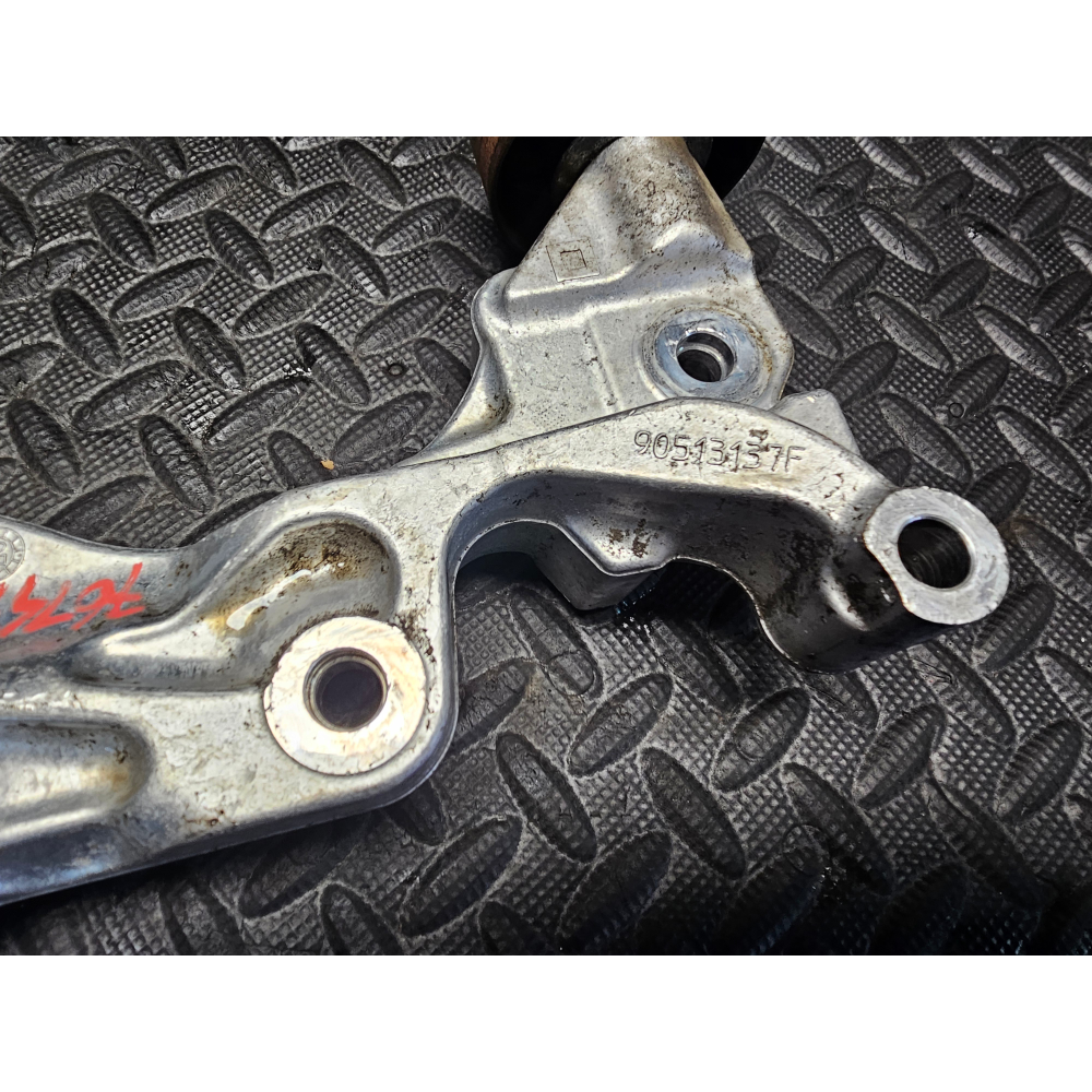 90513137F SUPPORTO MOTORE ALTERNATORE JEEP WRANGLER 3 (JK)(2007-2018) 2.8CRD VM50C