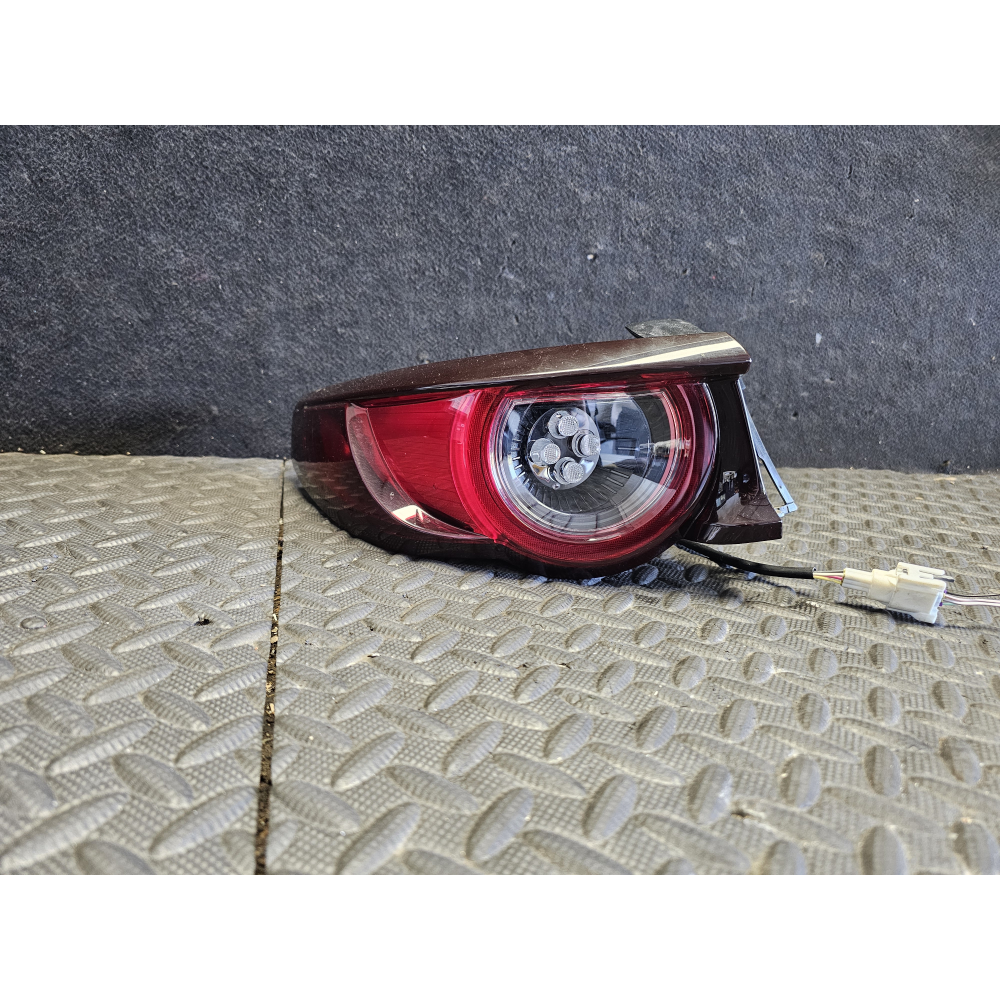 BCKC-51160 FARO FANALE STOP POSTERIORE SINISTRO ESTERNO MAZDA 3 (BP)(2019>)