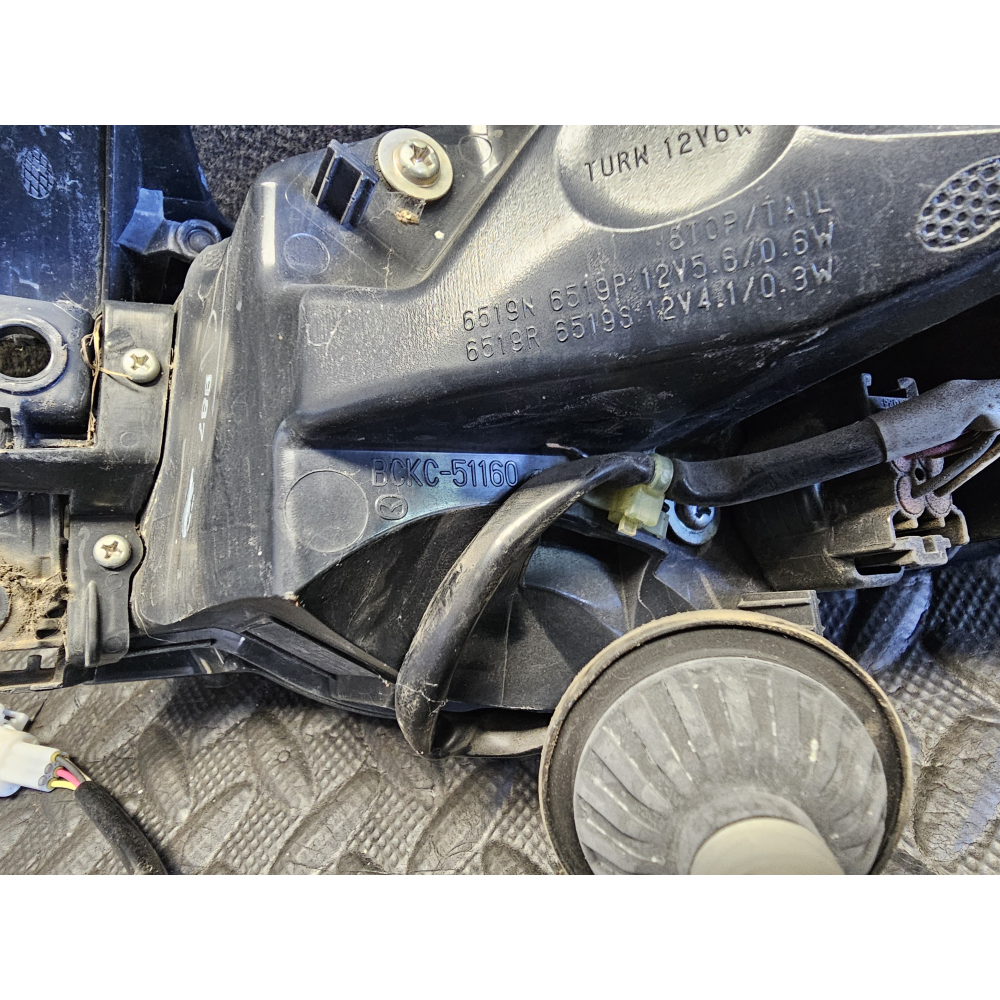 BCKC-51160 FARO FANALE STOP POSTERIORE SINISTRO ESTERNO MAZDA 3 (BP)(2019>)