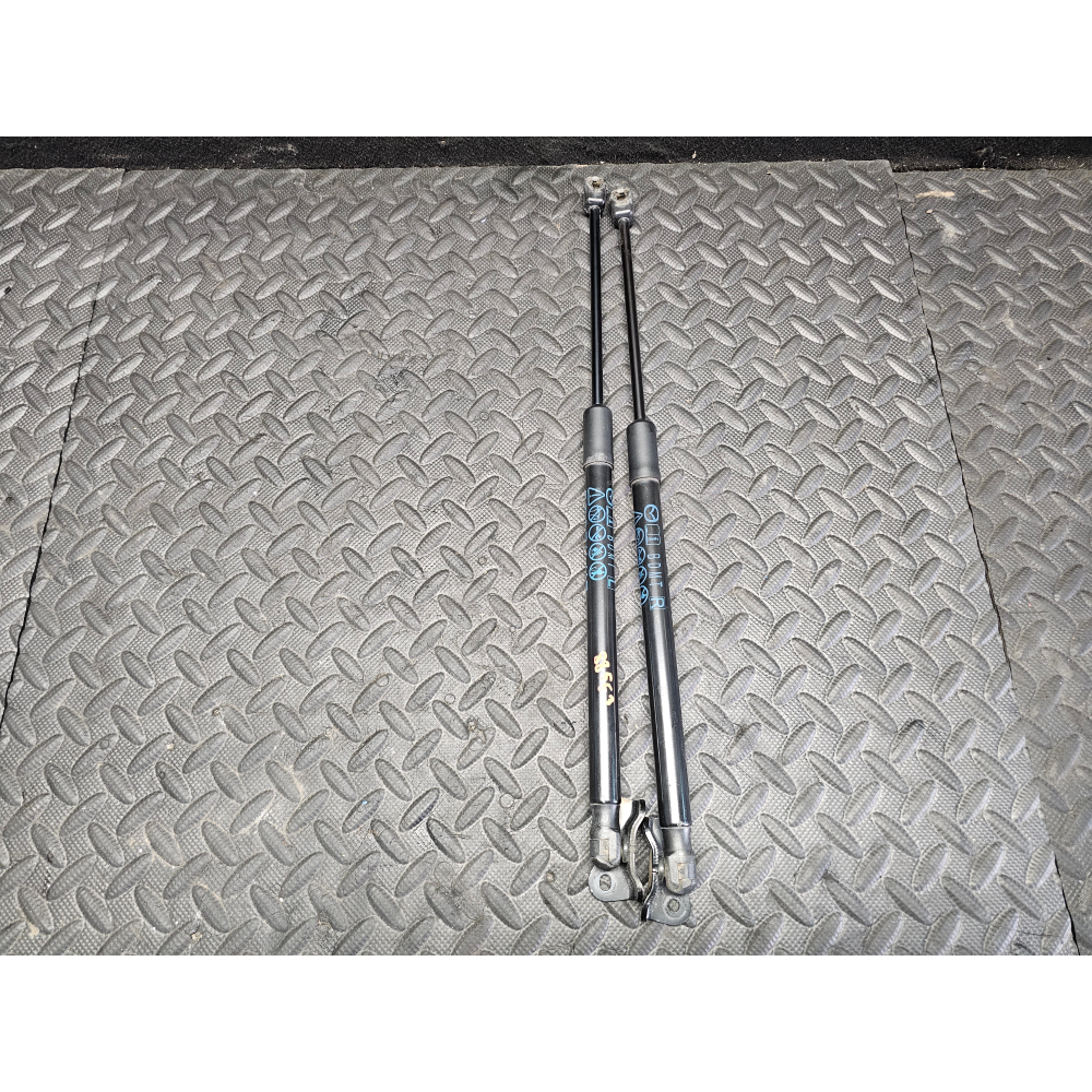 BDMT-63620 2X AMMORTIZZATORI COFANO PORTELLONE POSTERIORE MAZDA 3 (BP)(2019>)