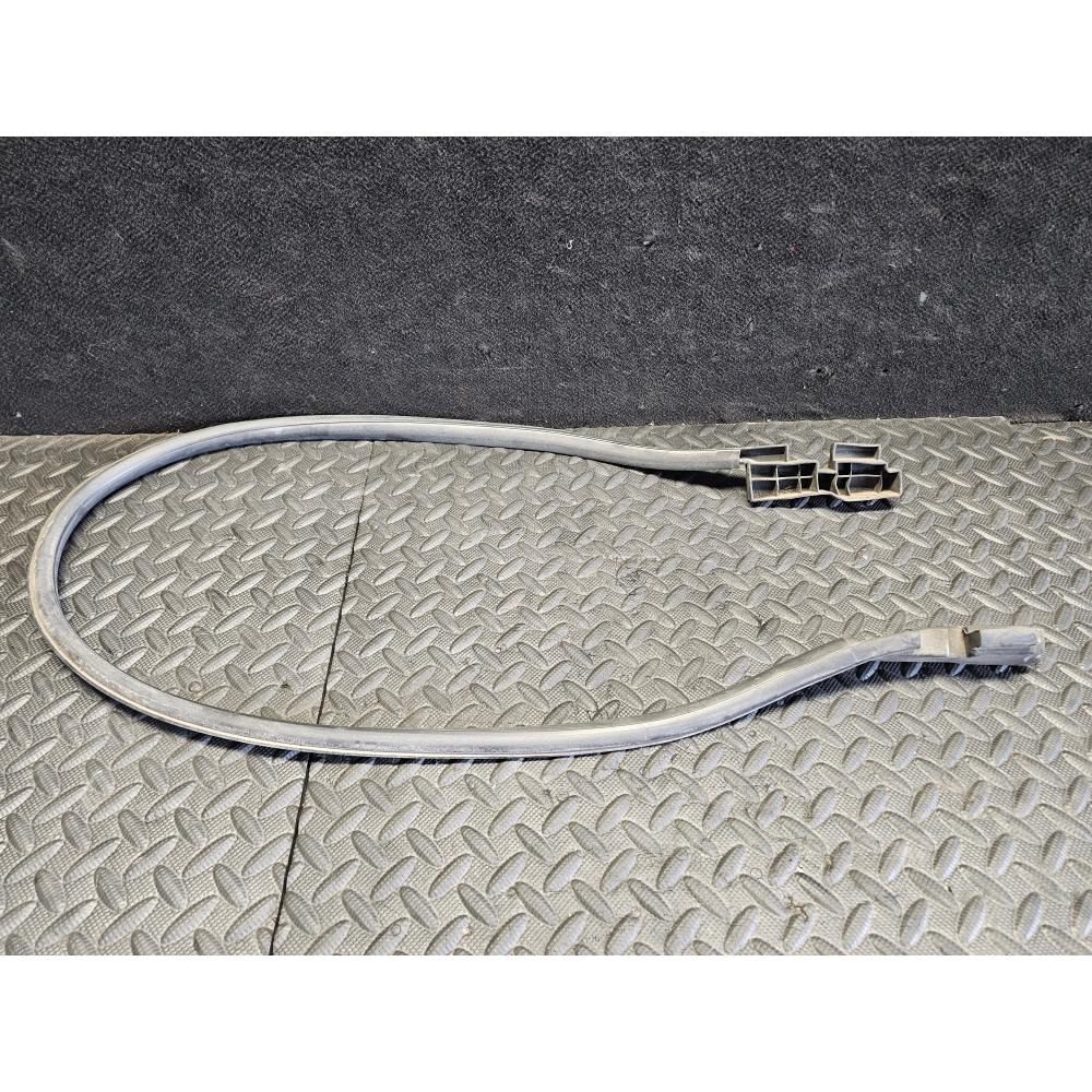 E9CC-Q02 GUARNIZIONE COFANO ANTERIORE MAZDA 3 (BP)(2019>)