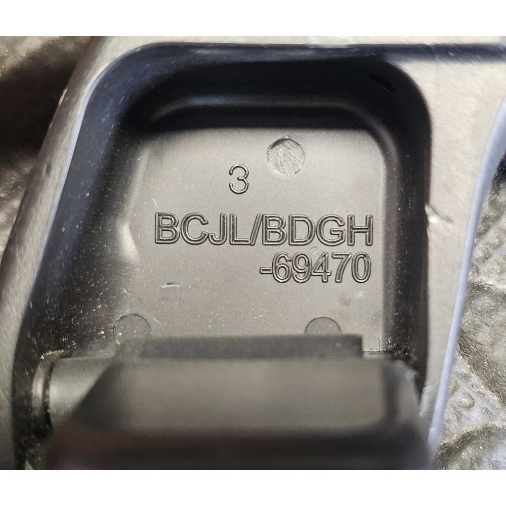 BDGH-69470 SET MANIGLIE INTERNO TETTO MAZDA 3 (BP)(2019>)