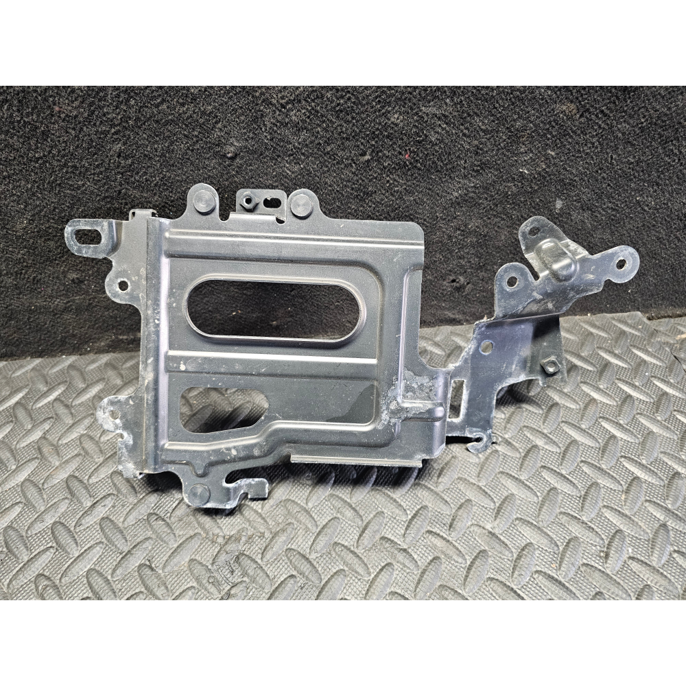 S805  SUPPORTO STAFFA CENTRALINA MOTORE MAZDA 3 (BP)(2019>) 1.8SKYACTIV-D 85KW 116CV S8