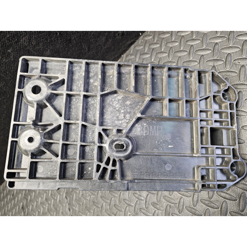 BDMN-56041 SUPPORTO PORTA BATTERIA MAZDA 3 (BP)(2019>) 1.8SKYACTIV-D 85KW 116CV S8