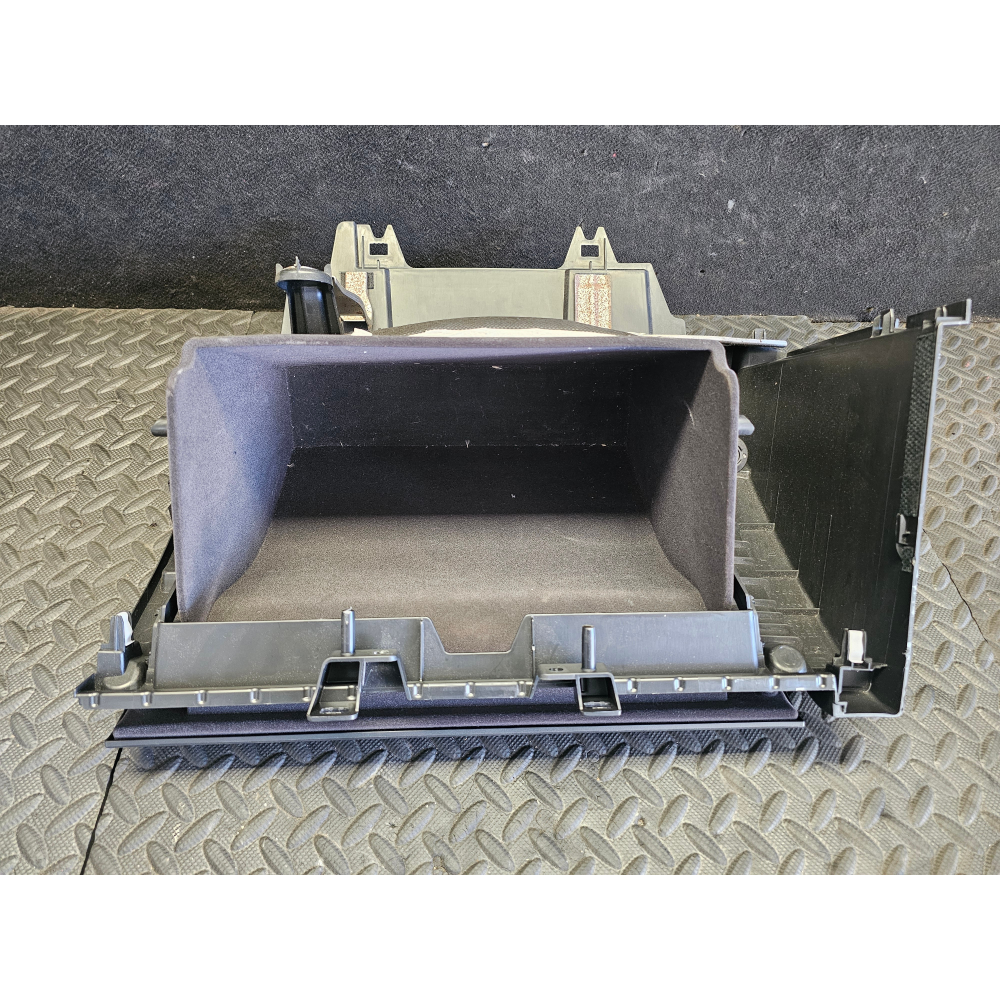 BEPN-64261 CASSETTO VANO PORTAOGGETTI MAZDA 3 (BP)(2019>)