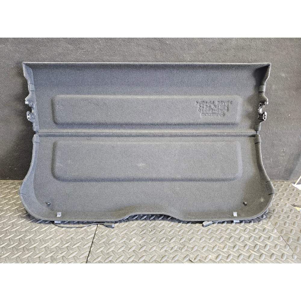 BCKD-68310 MENSOLA CAPPELLIERA COFANO POSTERIORE MAZDA 3 (BP)(2019>)