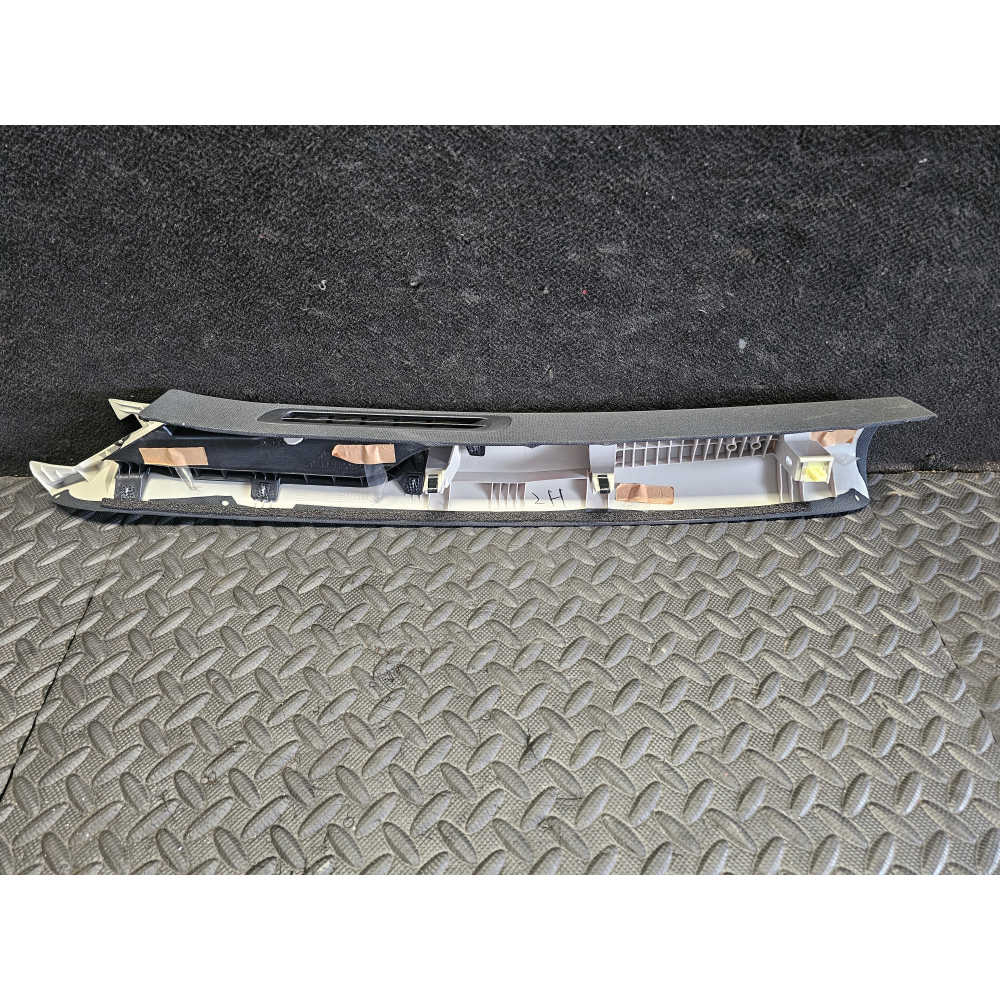 BCJH-T1162 MODANATURA RIVESTIMENTO MONTANTE DESTRA MAZDA 3 (BP)(2019>)