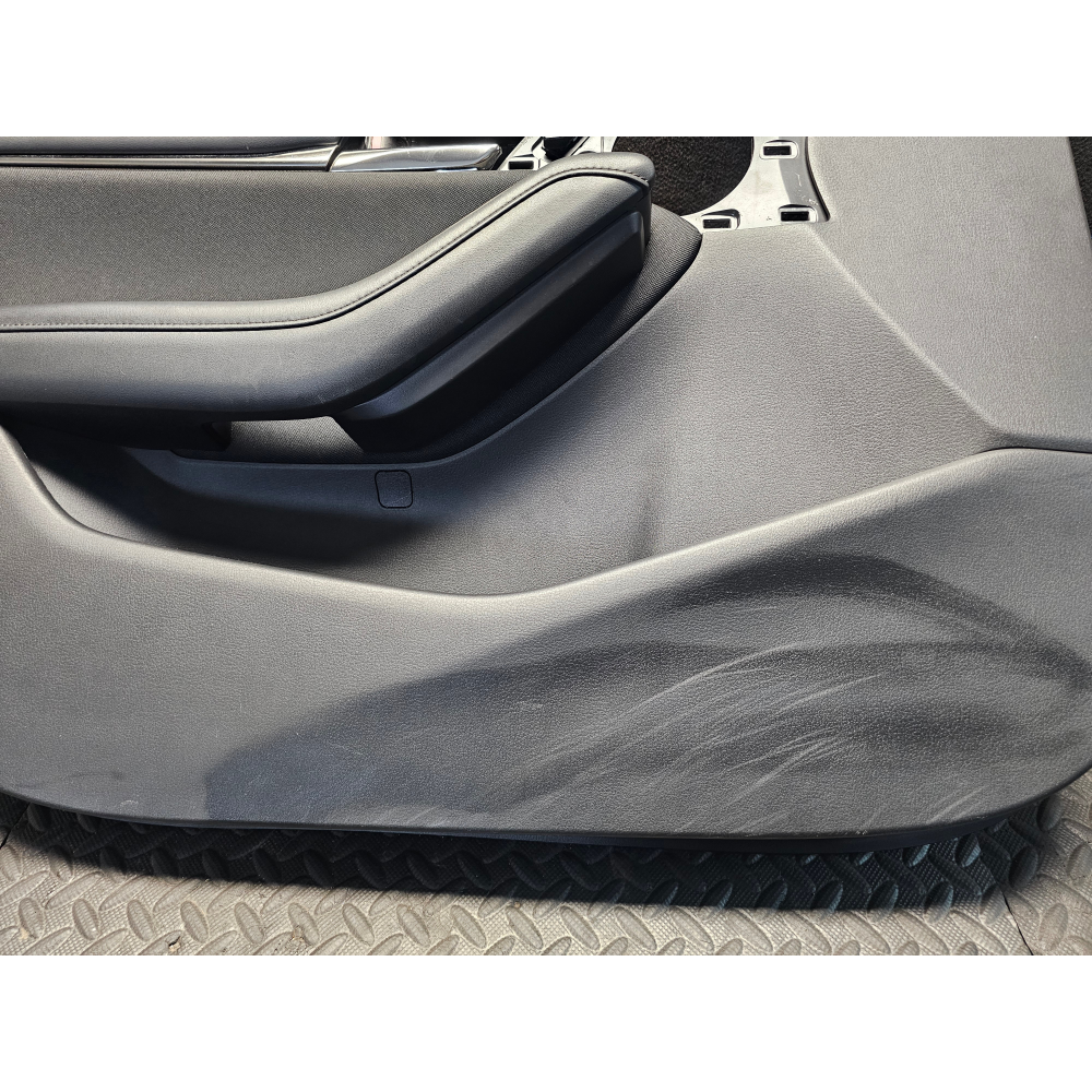 BEPT-68-450G-02 BCJH684N1 PANNELLO PORTA ANTERIORE SINISTRA MAZDA 3 (BP)(2019>)