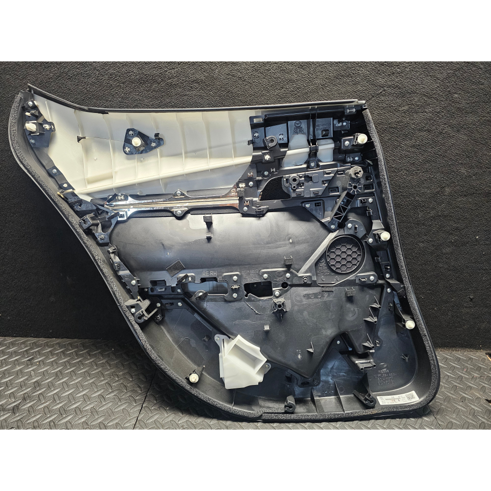 BENF-68-520H-02 BCJH685C1 PANNELLO PORTA POSTERIORE DESTRA MAZDA 3 (BP)(2019>)