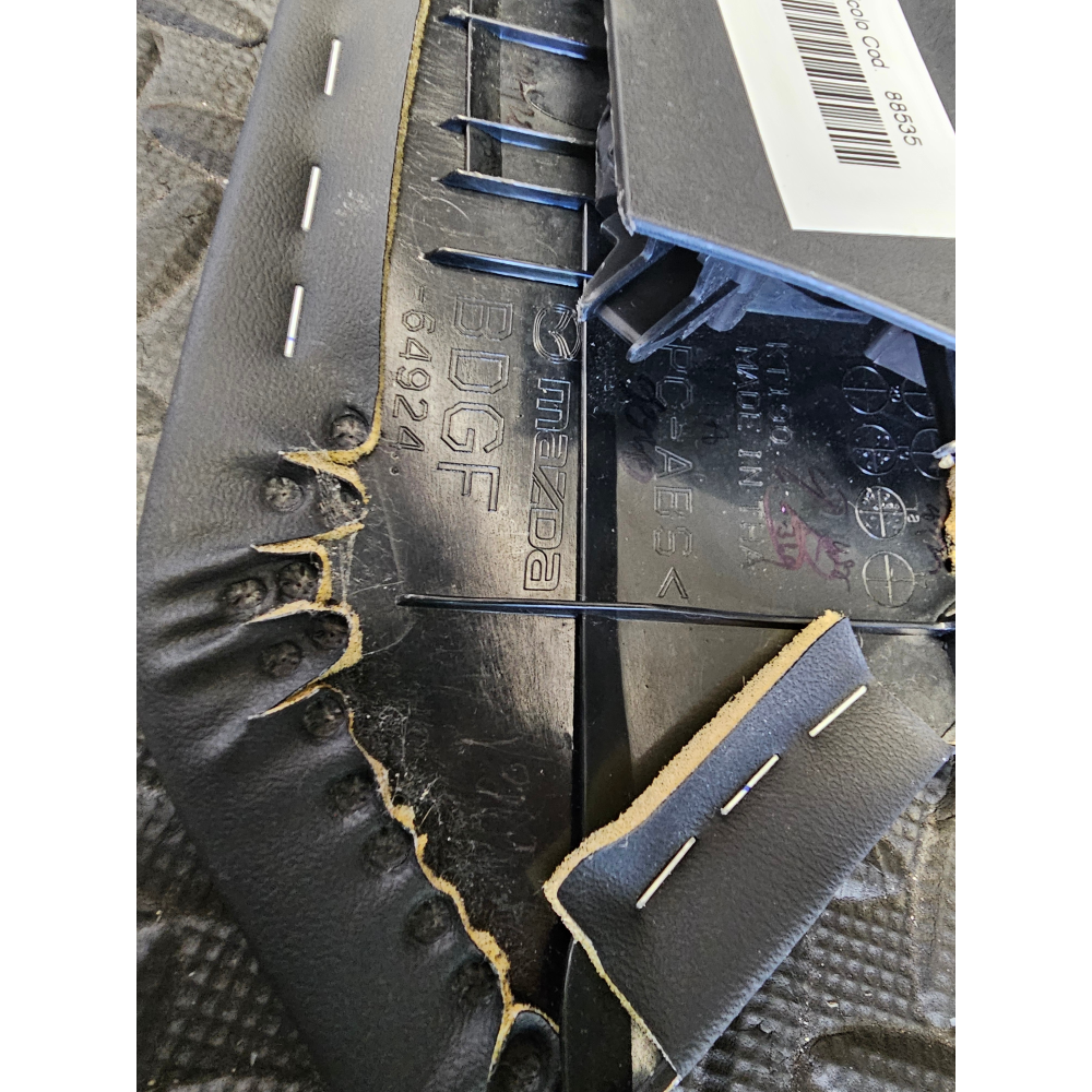 BDGF64924 MODANATURA RIVESTIMENTO TUNNEL SINISTRA MAZDA 3 (BP)(2019>)