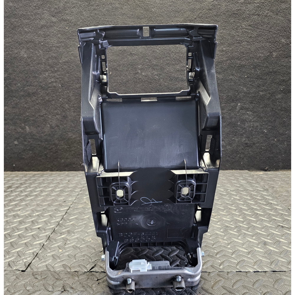 BDGF-64441 BRACCIOLO POGGIABRACCIO PORTAOGGETTI MAZDA 3 (BP)(2019>)