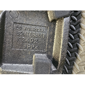 BDMT688MY KIT ATTREZZI RUOTA DI SCORTA SENZA CRIC MAZDA 3 (BP)(2019>)