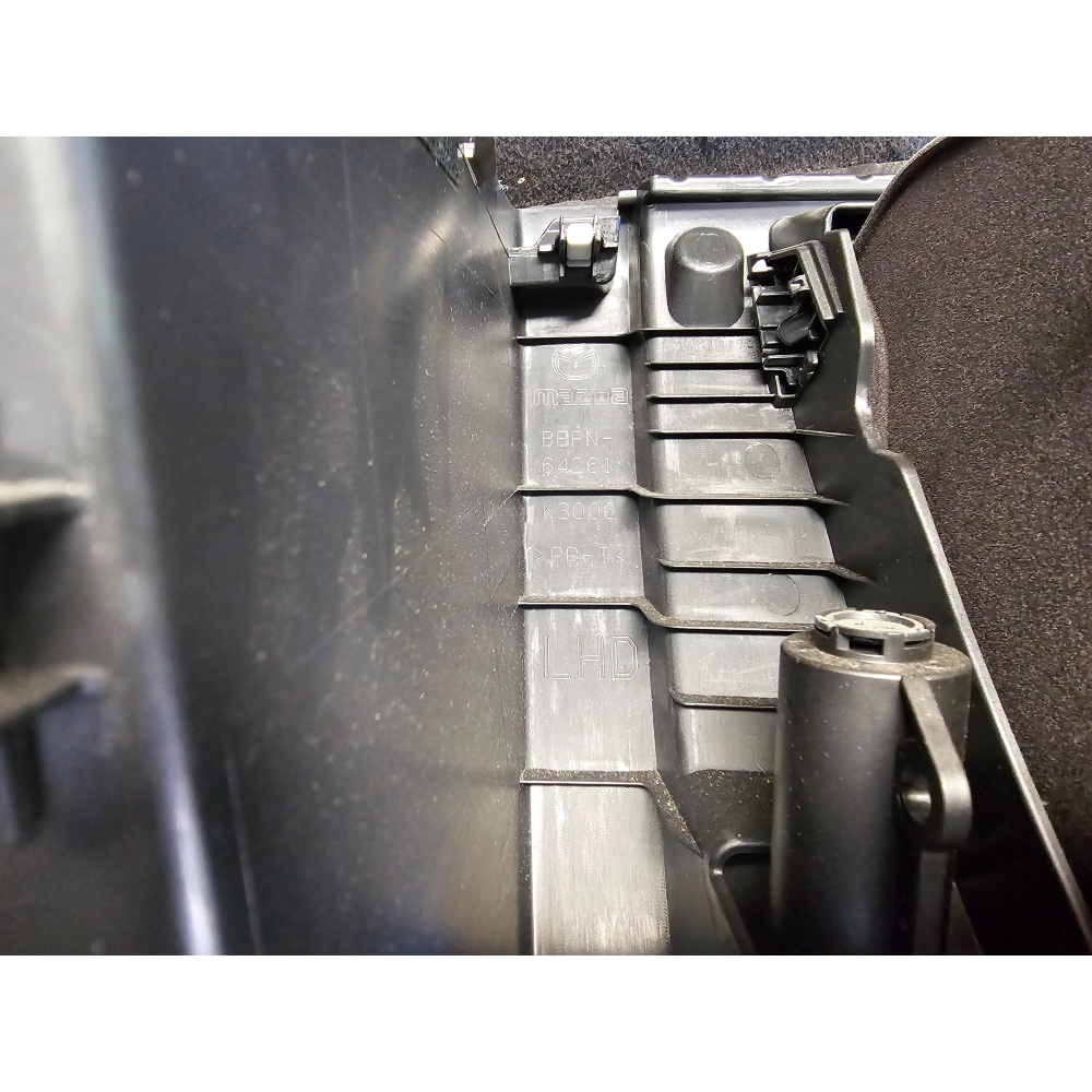 BEPN-64261 CASSETTO VANO PORTAOGGETTI MAZDA 3 (BP)(2019>)