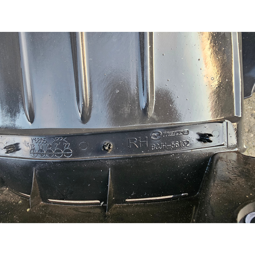 BCJH-56132 PARASASSI ANTERIORE DX DESTRO MAZDA 3 (BP)(2019>)