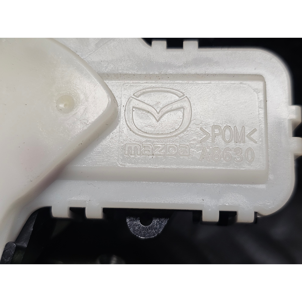 A8630 SERRATURA PORTELLONE POSTERIORE MAZDA 3 (BP)(2019>)