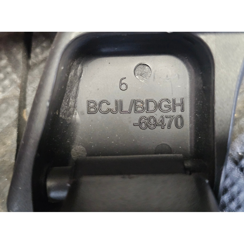 BDGH-69470 SET MANIGLIE INTERNO TETTO MAZDA 3 (BP)(2019>)