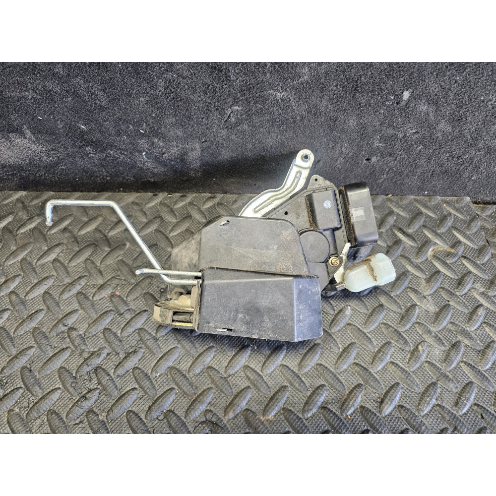 6911042090 SERRATURA PORTELLONE POSTERIORE TOYOTA RAV4 II 2 (A2)[2000-2005]