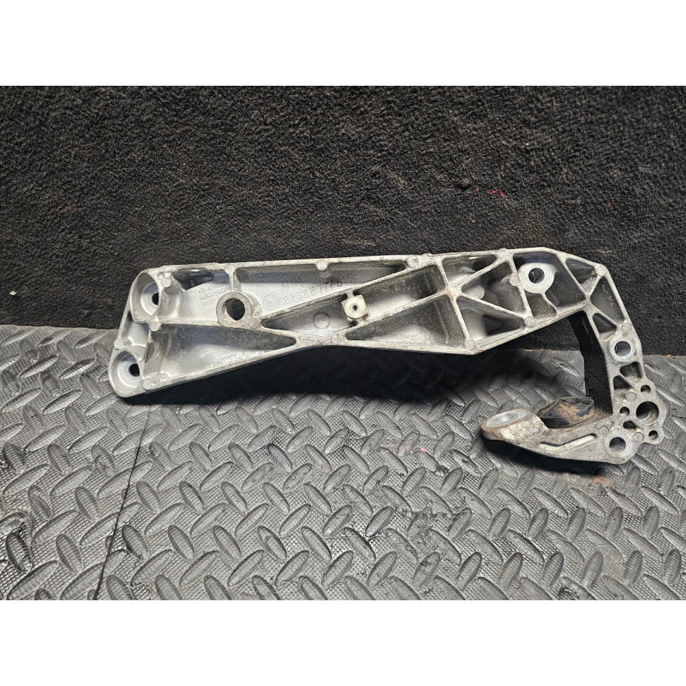 22326777615 SUPPORTO CAMBIO MOTORE F10 BMW SERIE 5 TOURING (F11)(2009-2017) 3.0D XDRIVE 249CV 183KW N57D30A 2017