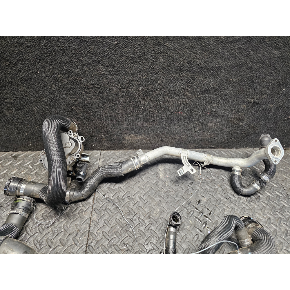 50544741 68312761AD VALVOLA+ KIT TUBI ACQUA RAFFREDDAMENTO RADIATORE ALFA ROMEO GIULIA 2 (952)(2015>) 2.0 Q4 55273835