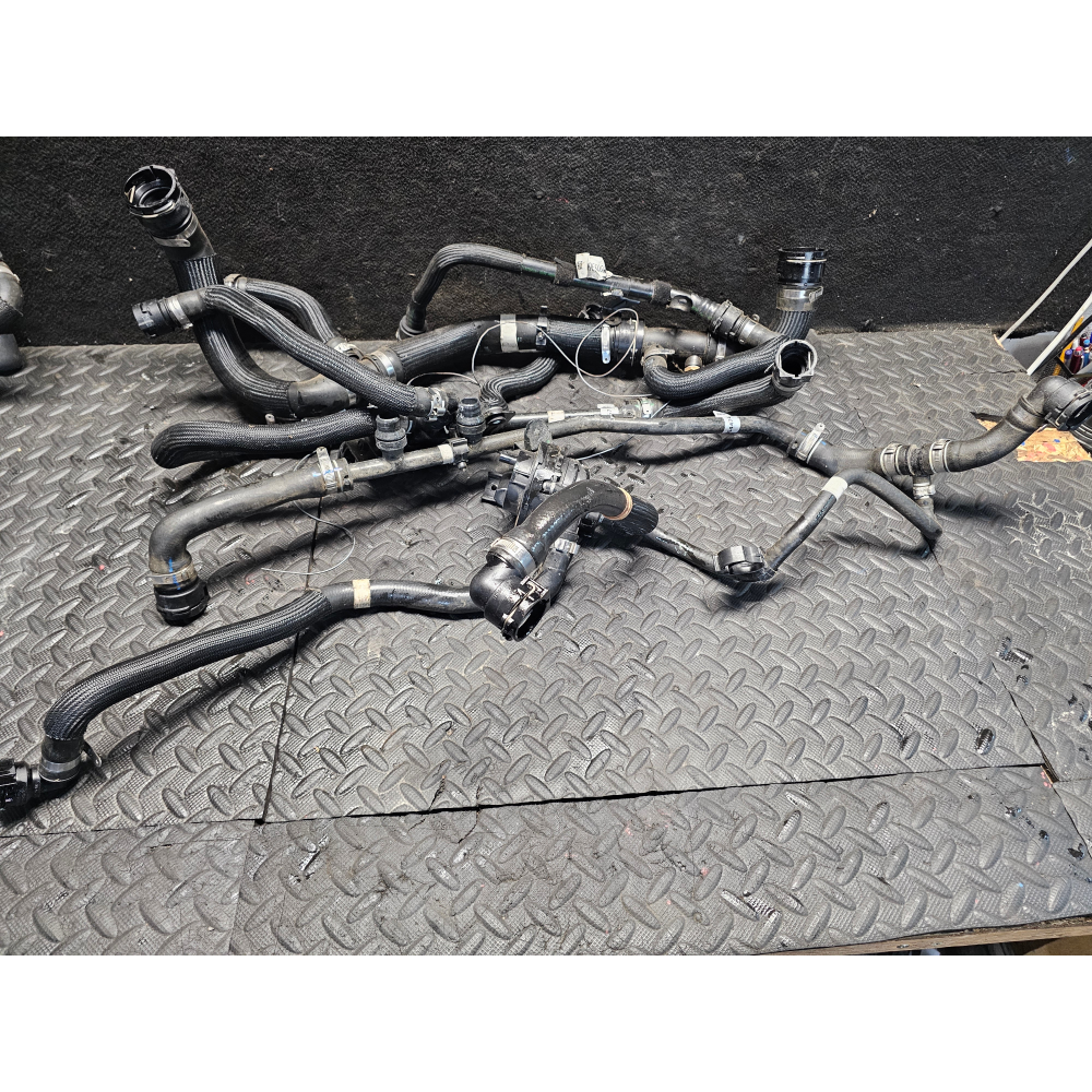 50544741 68312761AD VALVOLA+ KIT TUBI ACQUA RAFFREDDAMENTO RADIATORE ALFA ROMEO GIULIA 2 (952)(2015>) 2.0 Q4 55273835