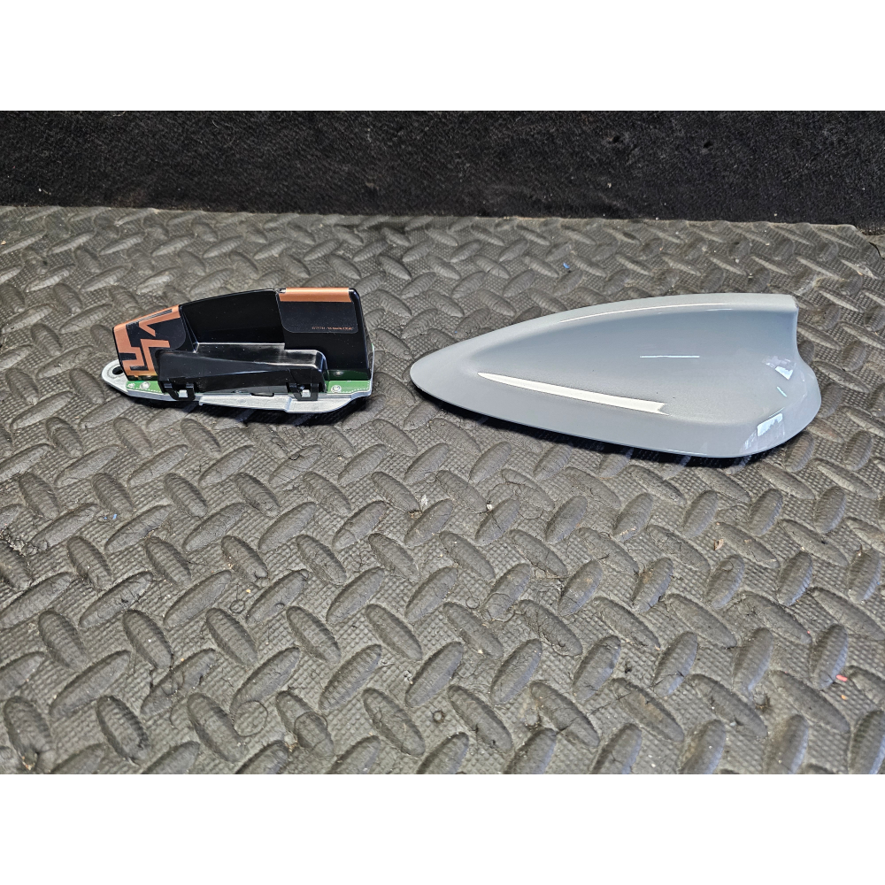 65206826326 65209371345 PINNA SHARK TETTO ANTENNA F40 G05 G20 G30 BMW X3 (G01)(2017>)