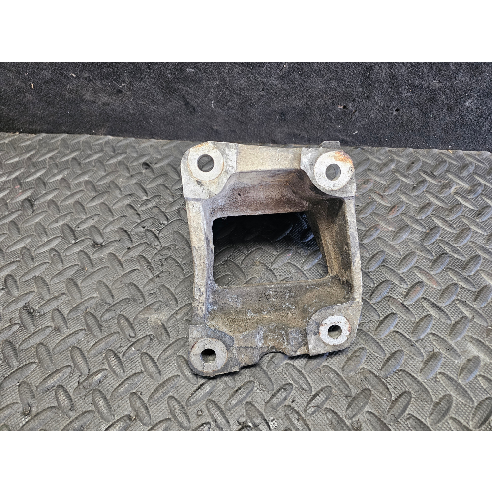 122AE SUPPORTO MOTORE DODGE NITRO JEEP WRANGLER JK 2.8CRD VM52C 