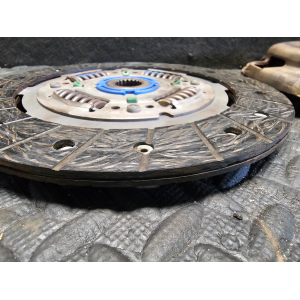 584713 80% KIT DISCO FRIZIONE SPINGIDISCO FIAT DOBLO 500L PEUGEOT BIPPER 1.3 MULTIJET