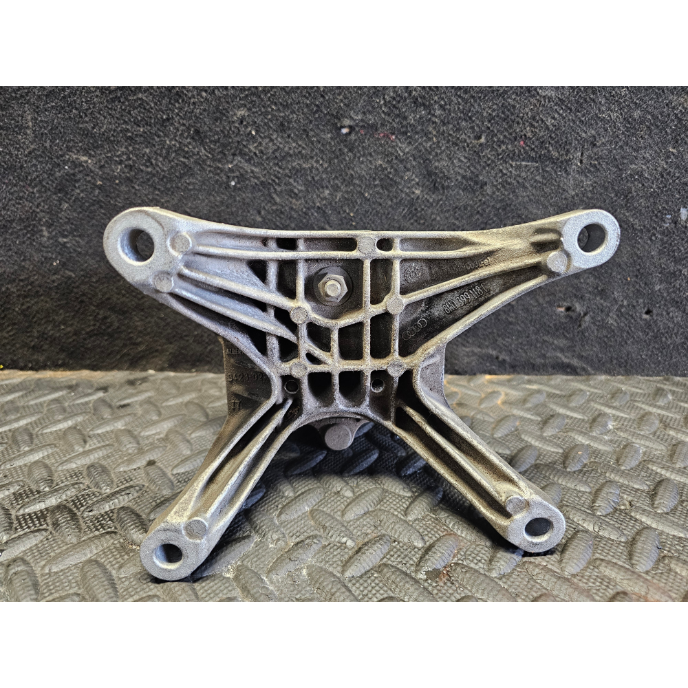 8W0399156 8W0399118C SUPPORTO MOTORE AUDI A4 (8W2,B9)(2015>) 2.0TDI