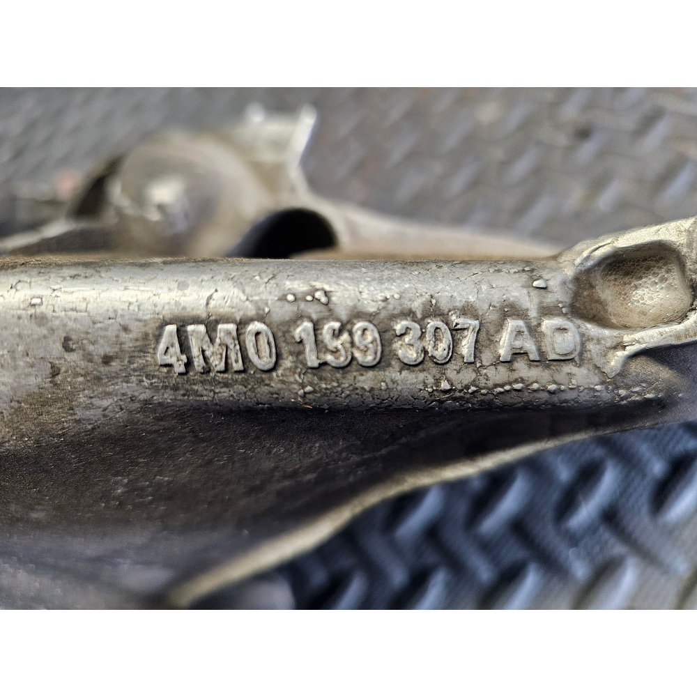 4M0199307AD SUPPORTO MOTORE SINISTRO AUDI A4 (8W2,B9)(2015>) 2.0TDI