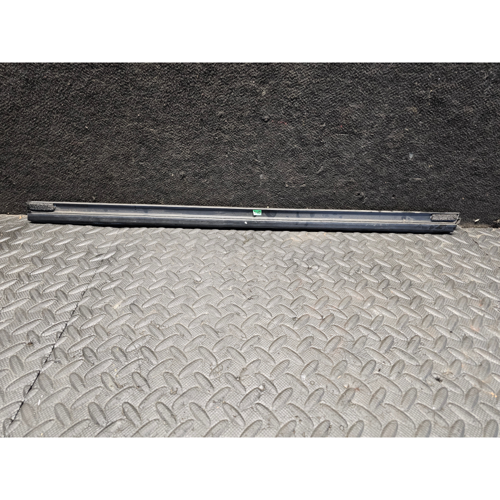 RASCHIAVETRO INTERNO ANTERIORE DESTRO JEEP COMPASS (MP,M6)(2016>)