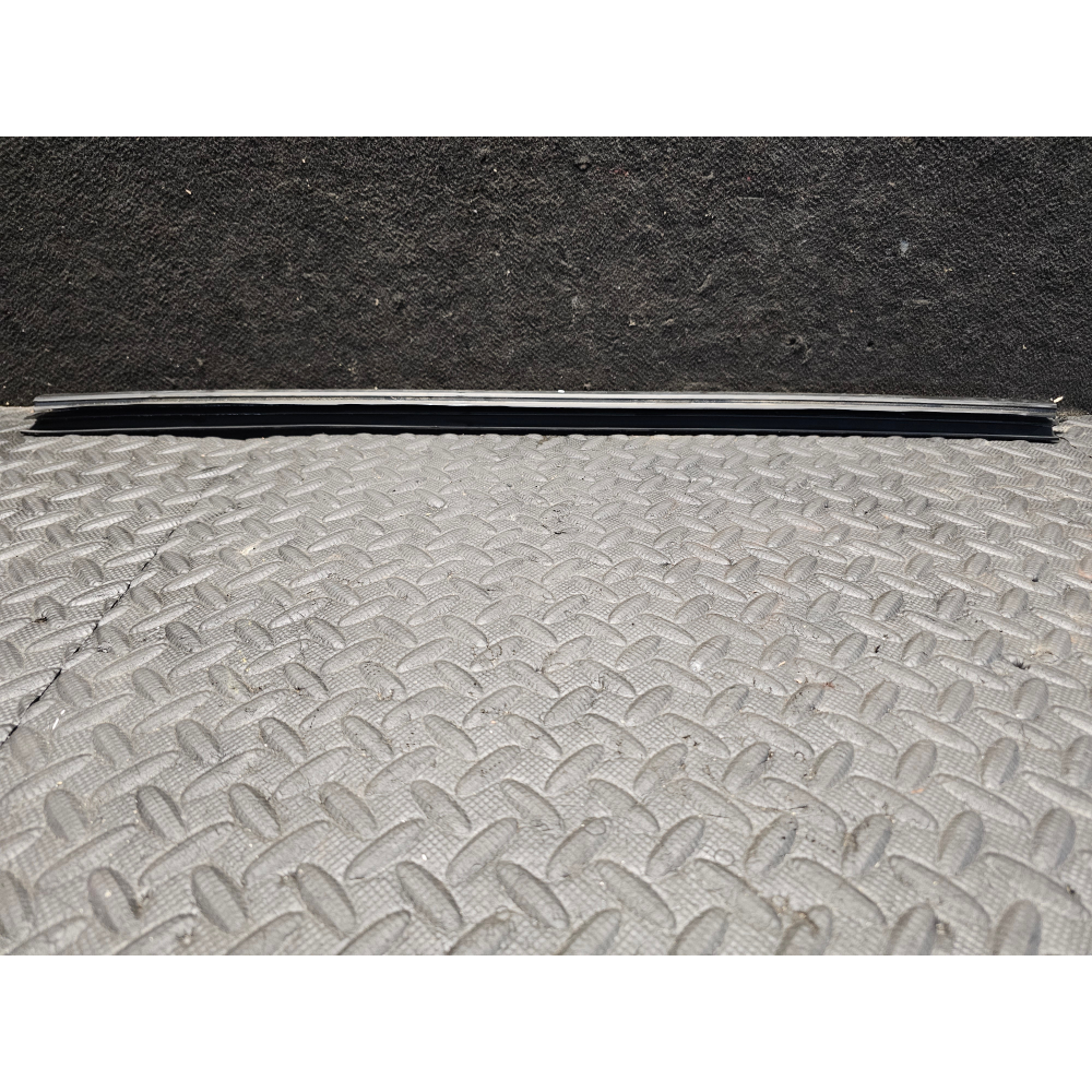 RASCHIAVETRO INTERNO ANTERIORE DESTRO JEEP COMPASS (MP,M6)(2016>)