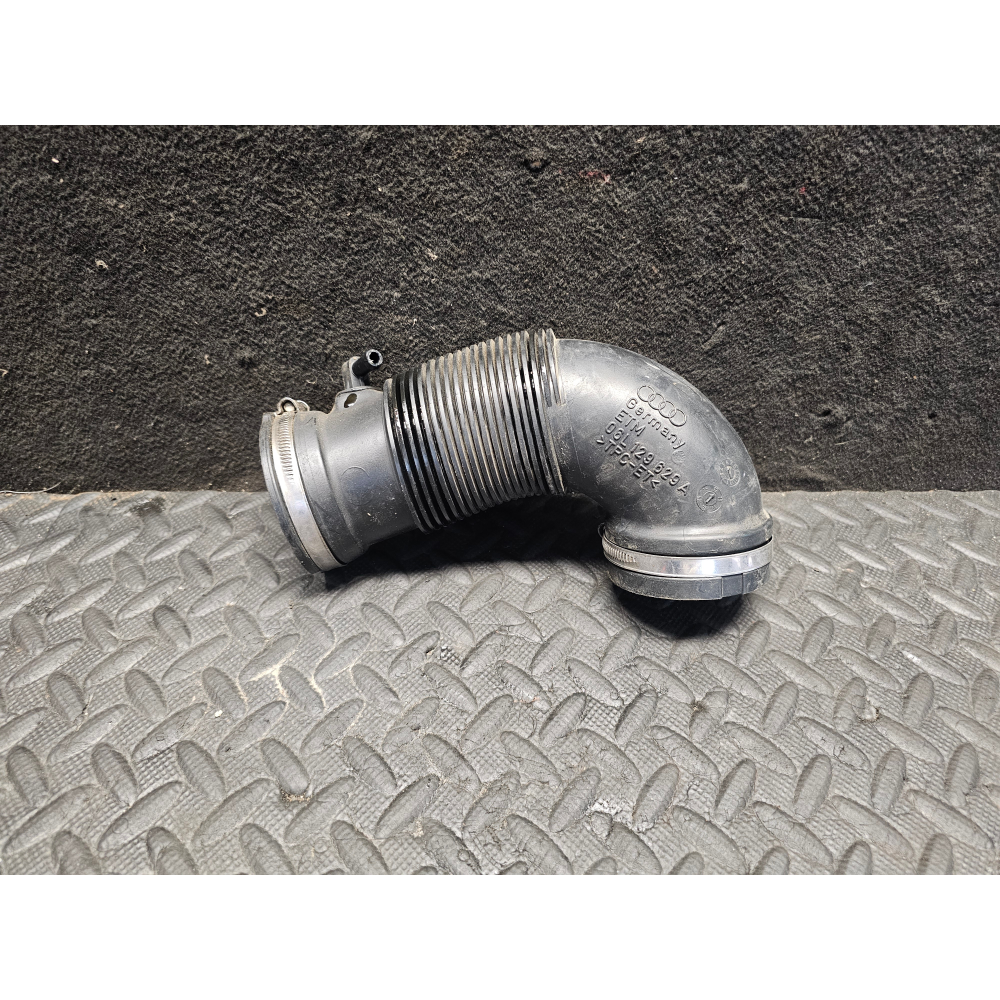 06L129629A TUBO MANICOTTO ASPIRAZIONE ARIA AUDI A4 8W A5 F5A 2.0TFSI